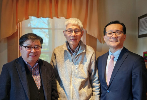 선샤인중독전문사역원이 새롭게 개설 되어 미주한인들의 알코올, 마약, 도박, 인터넷 중독에 대한 대처와 예방 캠페인에 나서게 된다. 중독관련 종합 자료집 “욕망 절제+희망’ 의 발간도 알려왔다. 왼쪽부터 원성택목사, 김영일목사, 인진한목사