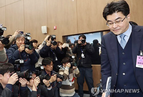 국회 온 서울의대 교수협 비대위원장