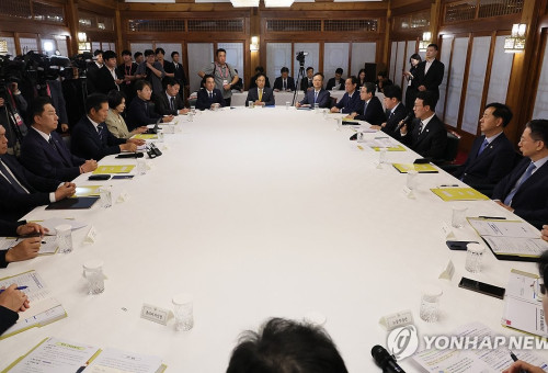 고위당정협의회, 발언하는 김민석 국무총리