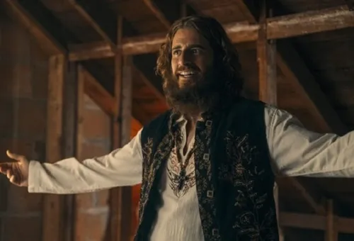 영화 '예수 혁명'(Jesus Revolution)'의 주인공 로니 프리스비 역을 맡은 조나단 루미.(사진출처=Jesus Revolution)