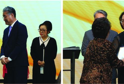 본지 발행인 윤우경 대표가 독거노인 섬김과 양로병원, 노숙자 섬김에 헌신하고 있는 이원석목사(OC목사회 회장,하사랑교회 담임)과 조이어스 선교회 박종희목사에게 후원금을 전달하고 있다. 