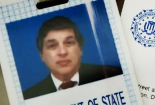 미국 역사상 가장 악명 높은 스파이중 한명으로 알려진 체포당시 FBI 전요원 로버트 핸슨의 ID.             유튜브캡쳐 영상. 